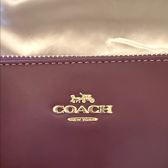 ♥️ Coach NWT Maroon Nolita 19 Wristlet with Gold Chain Strap‎ and Hardware